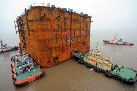 World's largest pier caisson floated successfully in Nantong