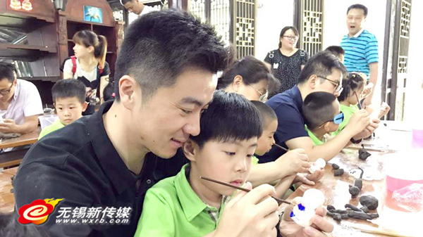 Handicraft fun brightens up Father's Day