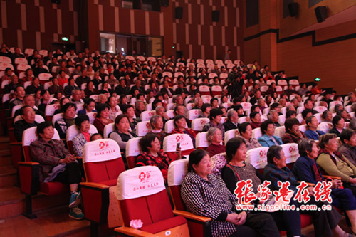 Plum Blossom Award winners entertain Zhangjiagang residents