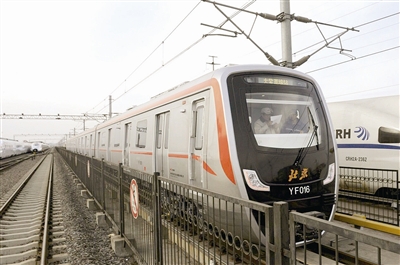 Driverless subway train rolls off the line in Qingdao