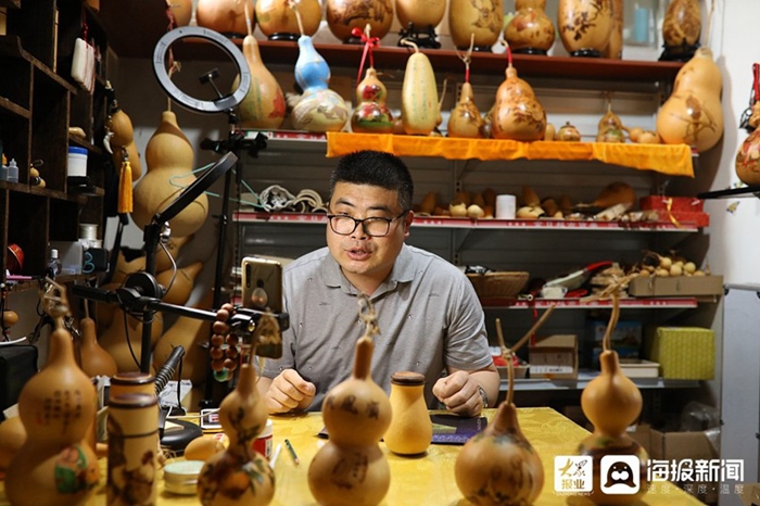 The art of decorating gourds