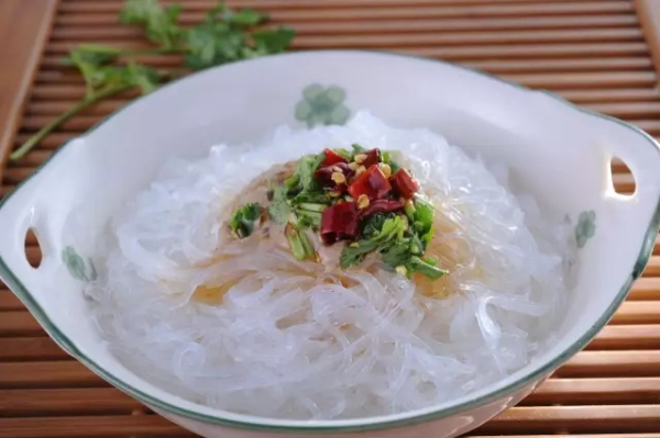 Longkou fensi (vermicelli made from bean starch)