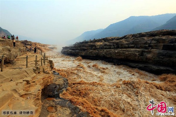 Hukou waterfall, magnificence of China's second-largest waterfall