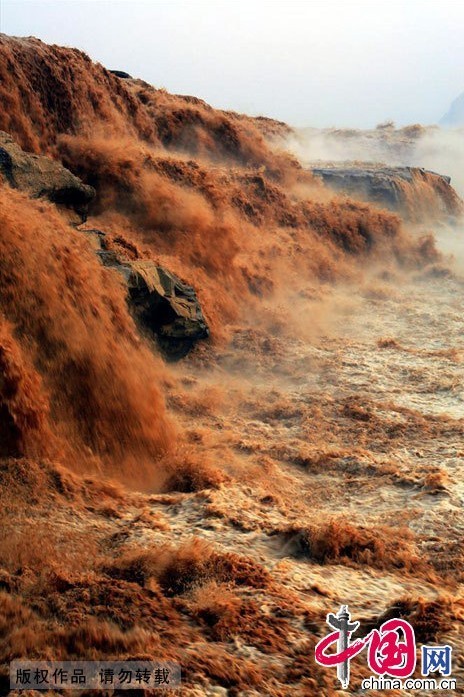 Hukou waterfall, magnificence of China's second-largest waterfall