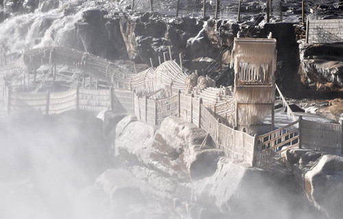 Rainbow at Hukou Waterfall