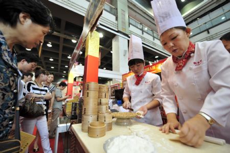 Tianjin Goubuli demonstrated on Exhibition