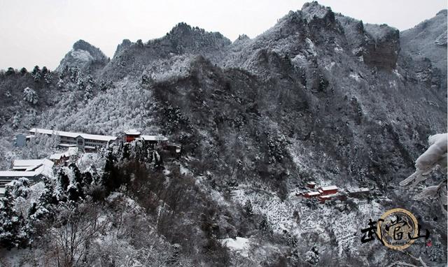 The beauty of the Wudang Mountains covered in snow