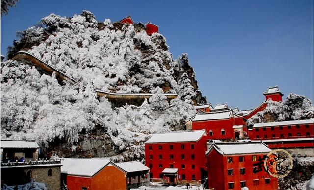 The beauty of the Wudang Mountains covered in snow