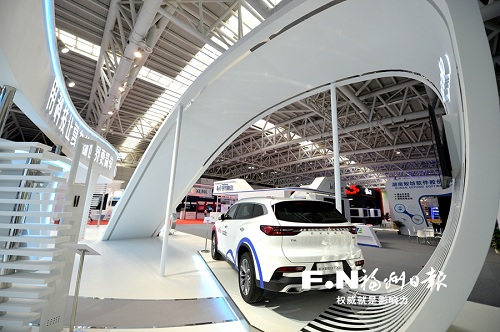 Xiamen firms appear at the 2nd Digital China Exhibition