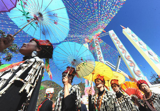 Various ethnic groups attend Munao Dancing Festival in China's Yunnan