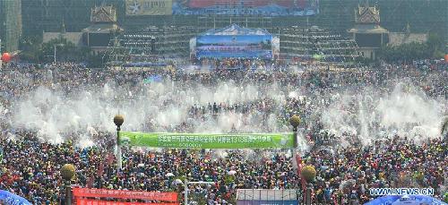 Yunnan hosts water-sprinkling festival