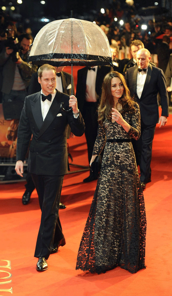 Catherine attends the UK premiere of 'War Horse'