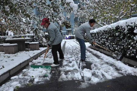 Snow storms hit northern China