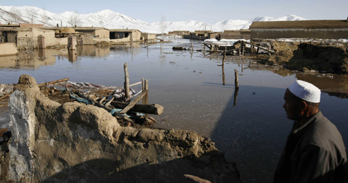 Spring thaw causes flood in Xinjiang