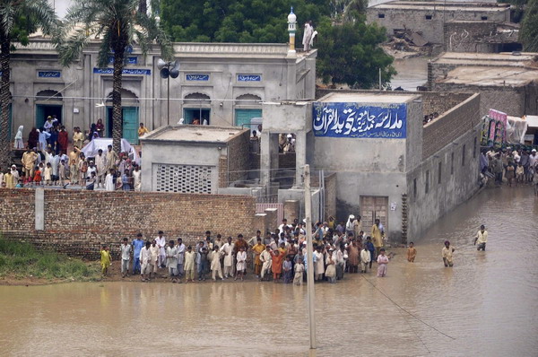 Pakistan floods make millions homeless