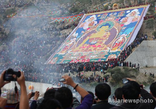 Shoton Festival kicks off in Lhasa