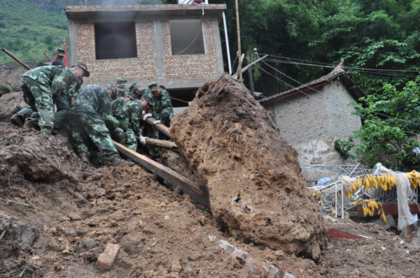 Rescue work in Yunnan after mudslide