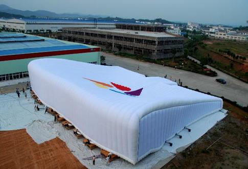 Giant inflatable tent gets trial in Jiangxi, China