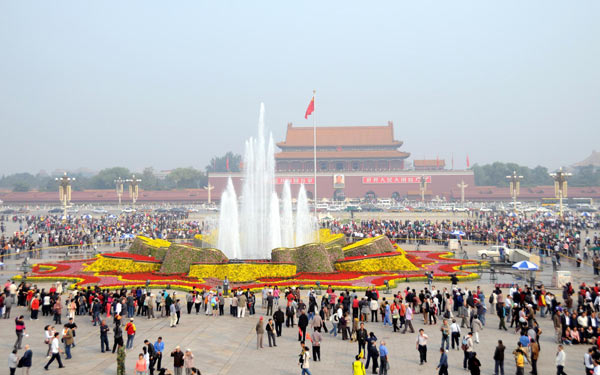 Tian'anmen Square blossoms for National Day