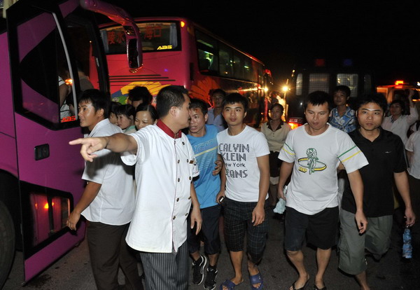 Mudslide hits Hainan expressway again