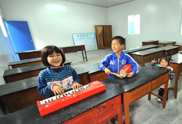 Young volunteers in quake-hit Yunnan