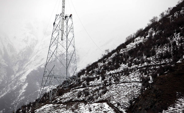 Powering through heavy snow