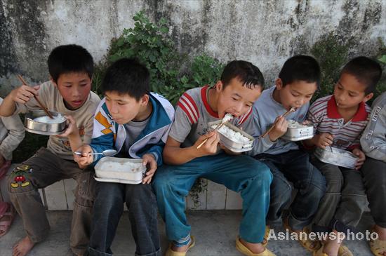 Poor children's malnutrition lunch