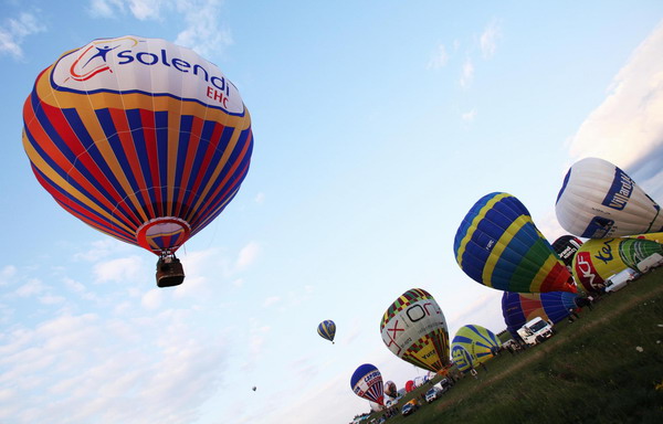 Hot air balloons again in France