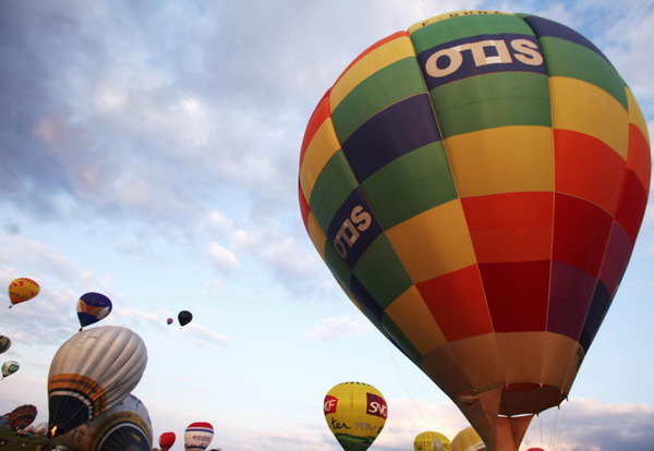 Hot air balloons again in France