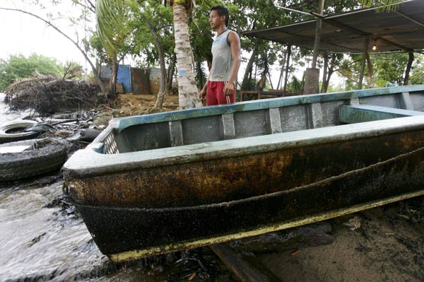 Black specter in Venezuelan lake