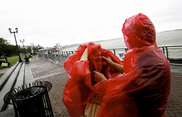 Tropical Storm Lee drenches Louisiana coast