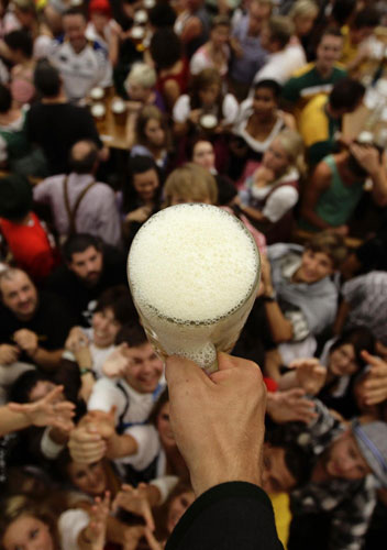 World's biggest beer fest opens in Munich