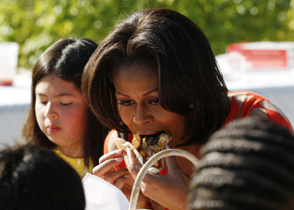 Kids help White House harvest