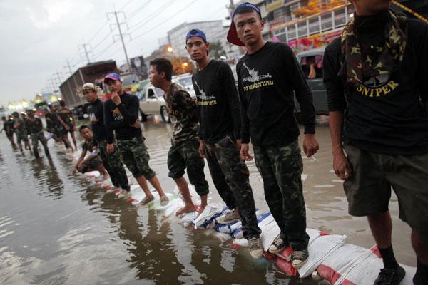 Thailand floods kill 315 people