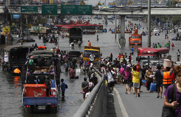 Floodwater forces evacuation in Bangkok's suburb