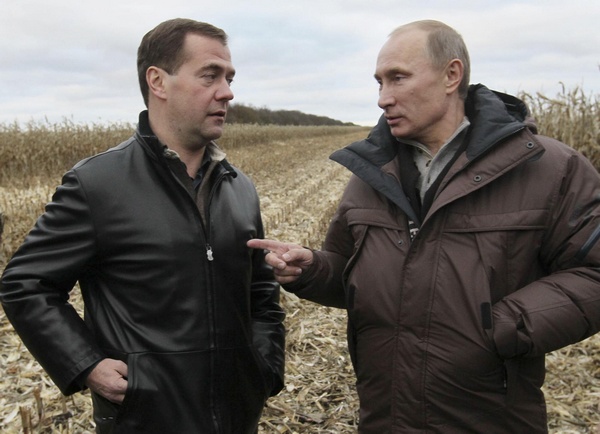 Putin, Medvedev visit Stavropol farm