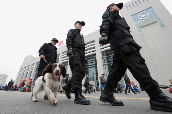 Police dogs help keep railway stations safe