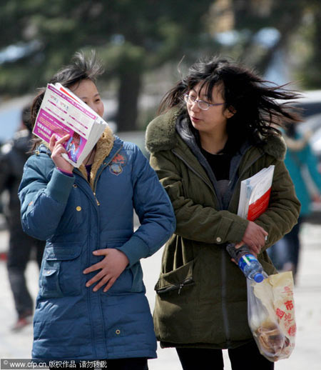 Gales sweep parts of China