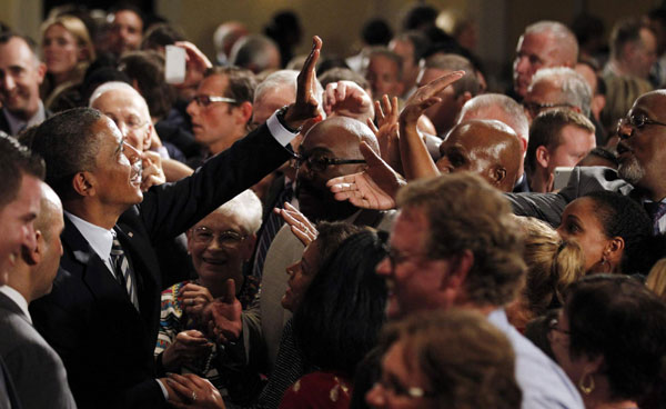 Obama delivers remarks at election fundraiser