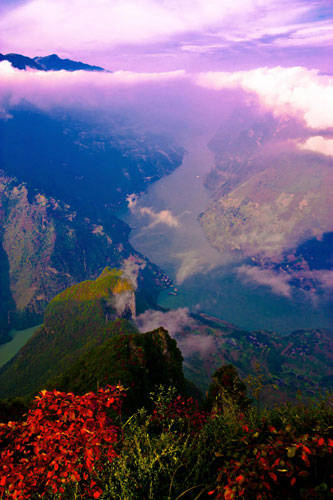 Three Gorges region awash in red