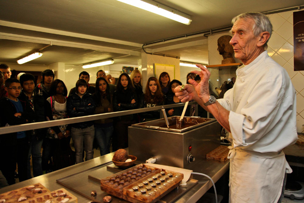 Chocolate maker's art displayed in Brussels