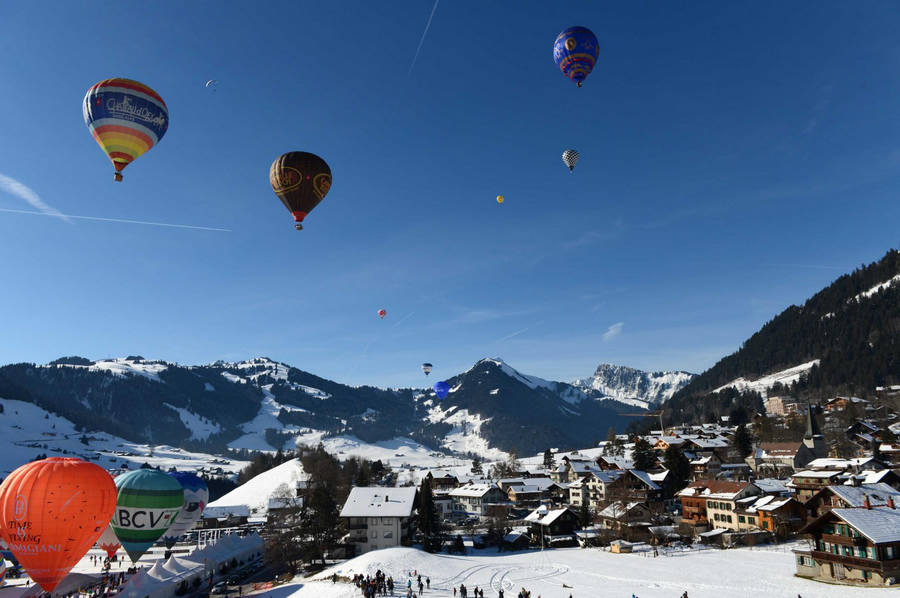 Int'l Balloon Festival kicks off in Switzerland