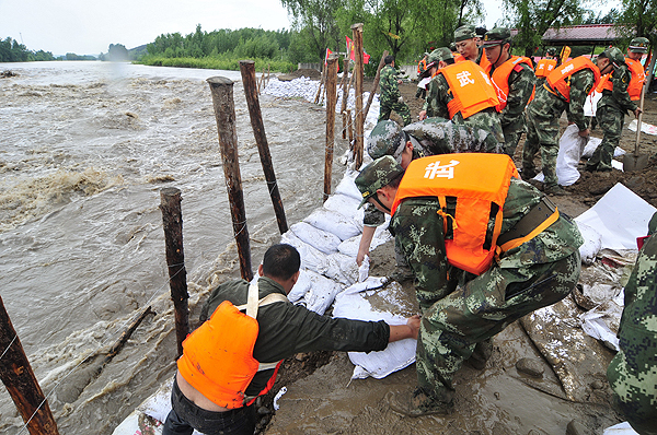 Cleanup begins following deadly floods