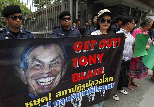 Tony Blair's speaker fee draws protest in Thailand