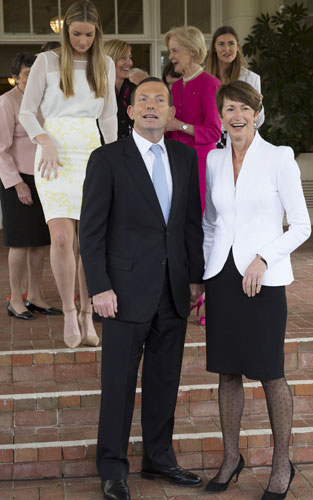 Australia's new government sworn in