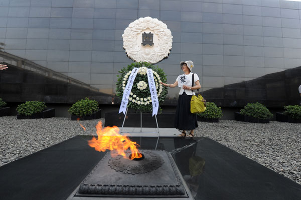 Peaceful assembly for Nanjing victims