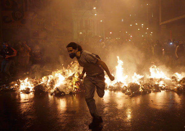 Protest to support teachers' strike in Brazil