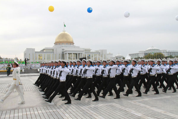 Turkmenistan marks independence with parade