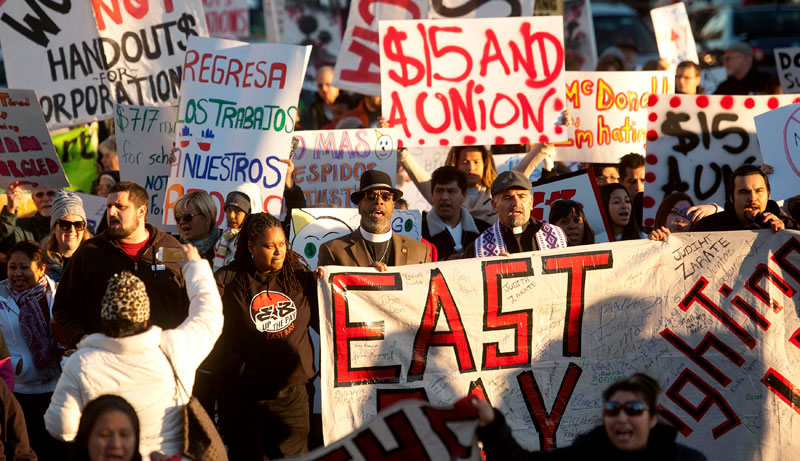 US fast-food workers demand higher wages