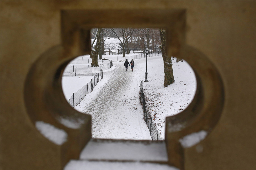 Snow storm wallops NE USA